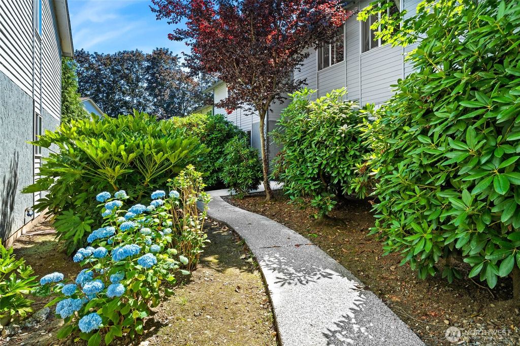 Photo of 1872 S Central Place #H-81, Kent, WA 98030 (MLS # 2541021)
