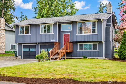 Photo of 2202 28th Avenue SE, Puyallup, WA 98374 (MLS # 2428951)