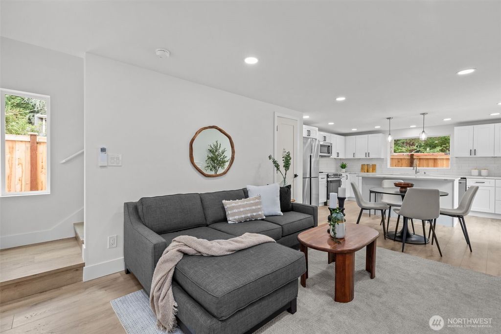 Photo of 1540 NE 113th Street, Seattle, WA 98125 (MLS # 2428552)