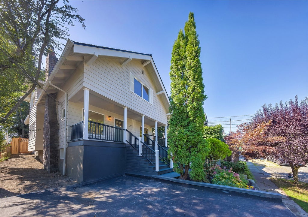 Photo of 317 NE 58th Street, Seattle, WA 98105 (MLS # 2589320)