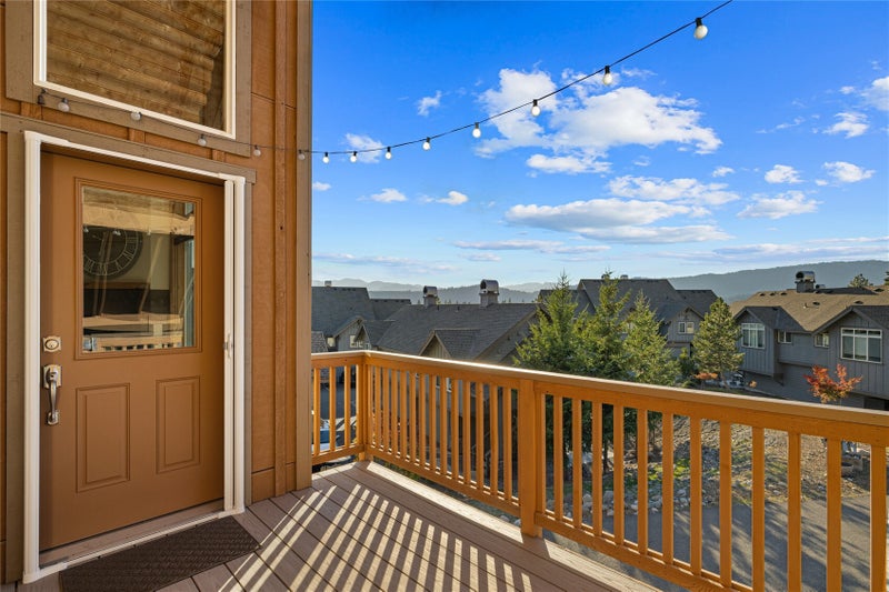 130 Flagstone Lane
