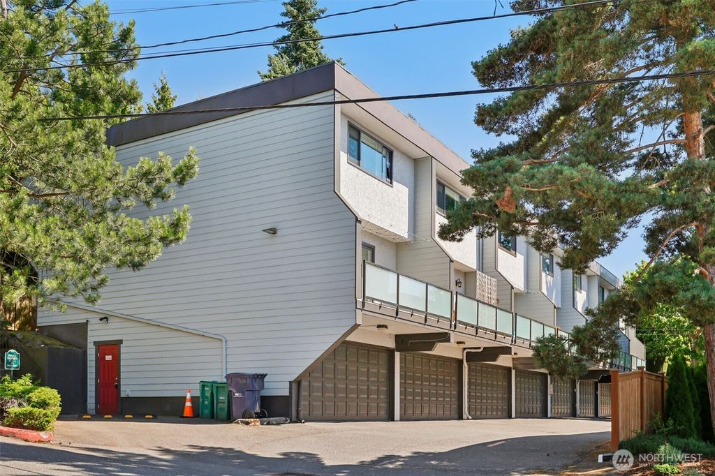 Photo of 350 4th Avenue S #A5, Kirkland, WA 98033 (MLS # 2433353)