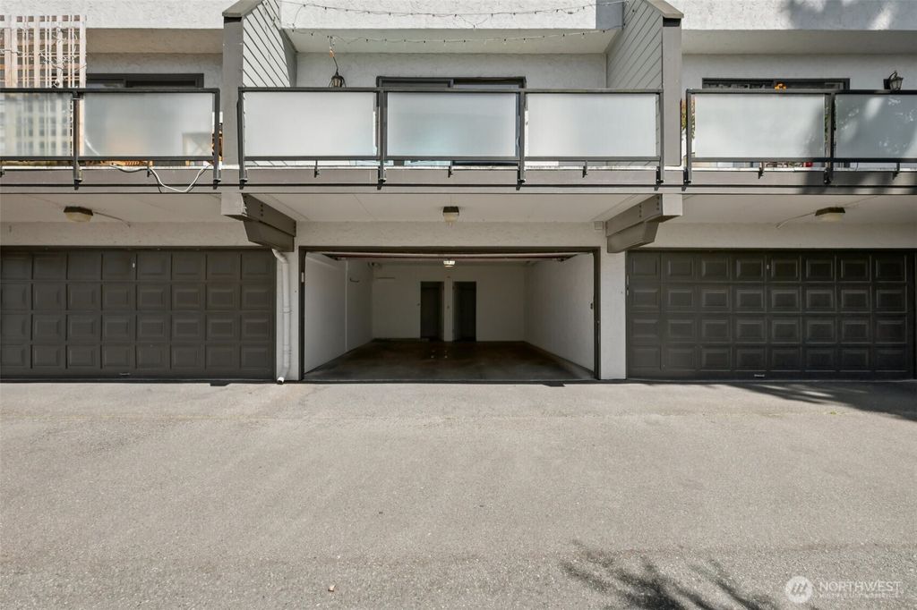 Photo of 350 4th Avenue S #A5, Kirkland, WA 98033 (MLS # 2433353)