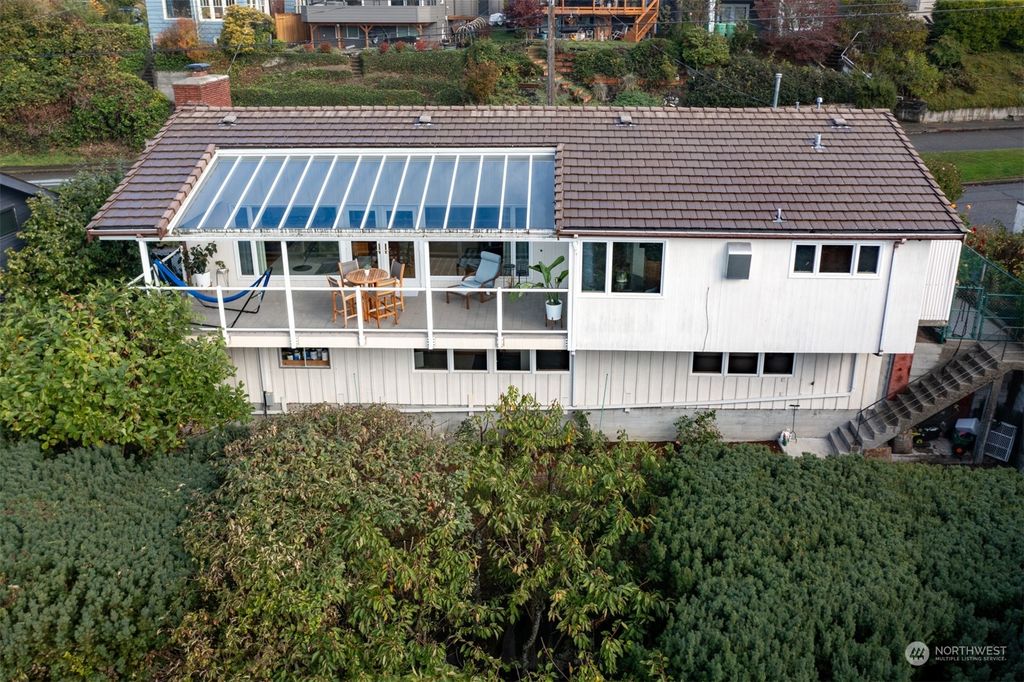 Photo of 7511 44th Avenue SW, Seattle, WA 98136 (MLS # 2169589)