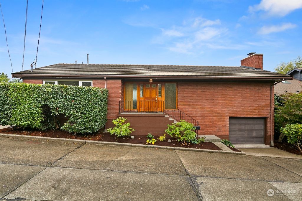 Photo of 7511 44th Avenue SW, Seattle, WA 98136 (MLS # 2169589)