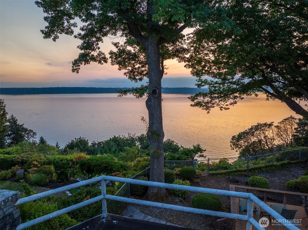 Photo of 10445 Marine View Drive SW, Seattle, WA 98146 (MLS # 2493618)