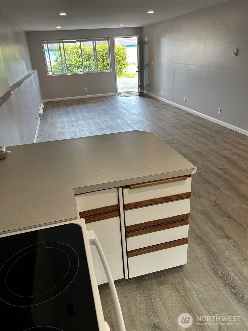 Photo of 1515 Ocean Beach Boulevard N #101, Long Beach, WA 98631 (MLS # 2588075)