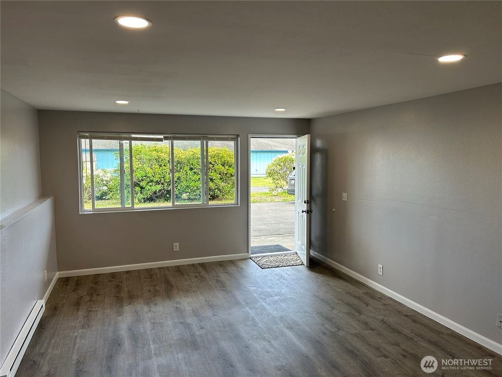 Photo of 1515 Ocean Beach Boulevard N #101, Long Beach, WA 98631 (MLS # 2588075)