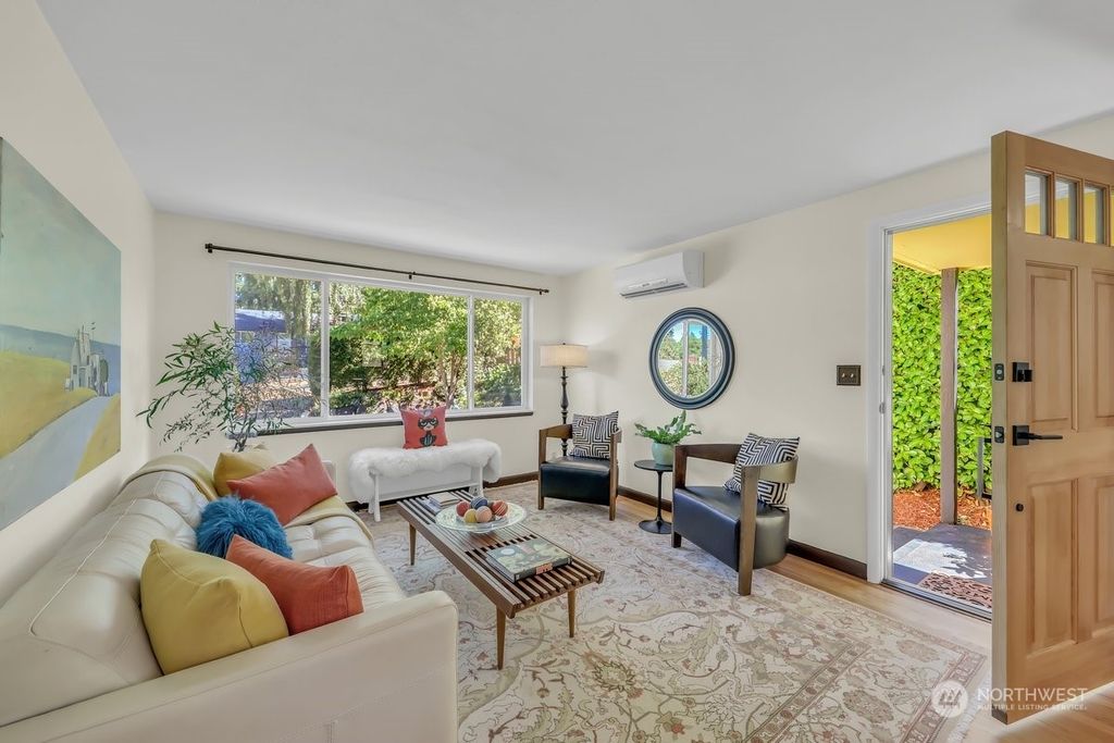 Photo of 3515 SW Southern Street, Seattle, WA 98126 (MLS # 2140300)