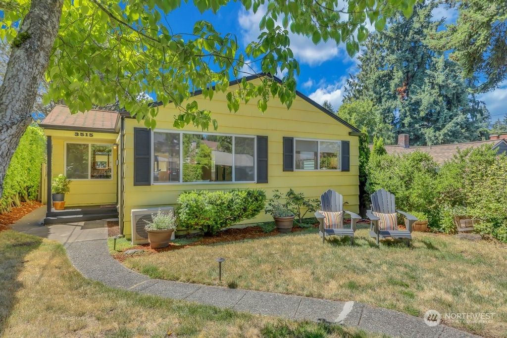 Photo of 3515 SW Southern Street, Seattle, WA 98126 (MLS # 2140300)