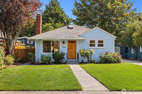 Photo of 7054 38th Avenue NE, Seattle, WA 98115 (MLS # 2429512)