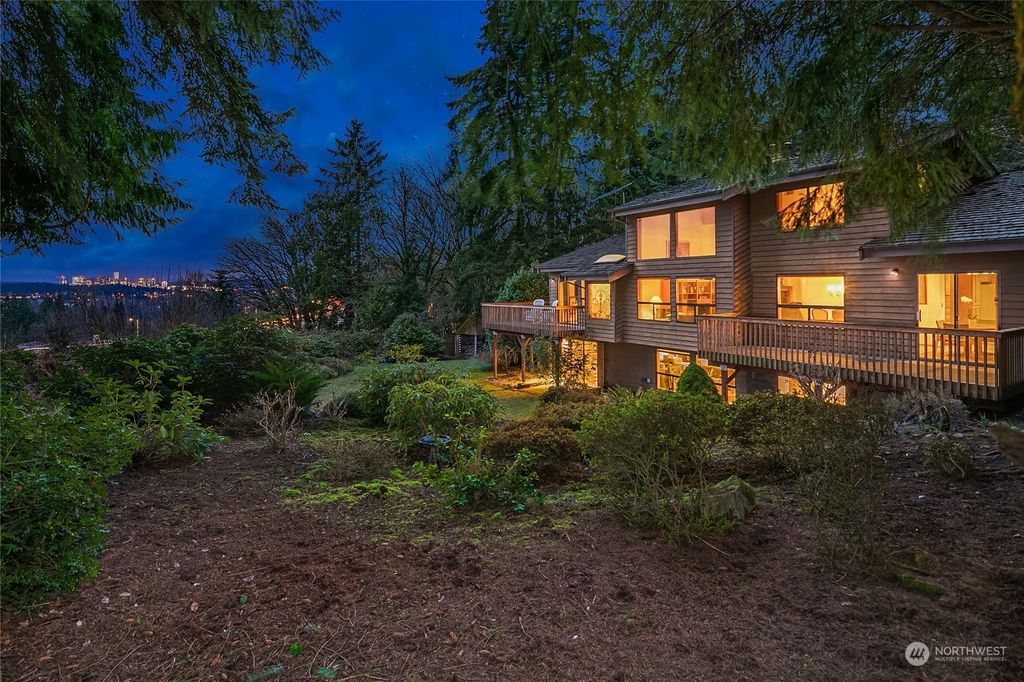 Photo of 5420 Lake Washington Boulevard SE, Bellevue, WA 98006 (MLS # 2038550)