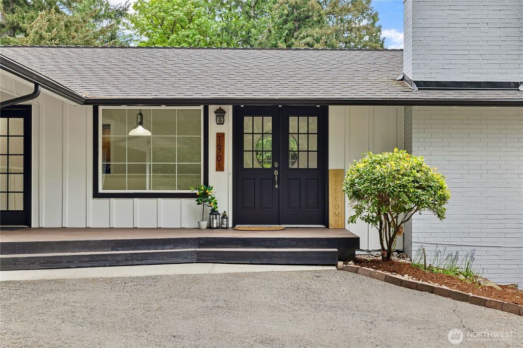 Photo of 16701 SE 23rd Place, Bellevue, WA 98008 (MLS # 2518405)