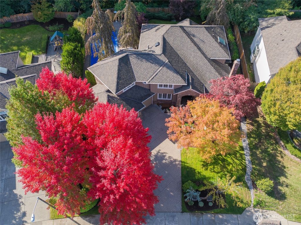 Photo of 24625 NE 22nd Street, Sammamish, WA 98074 (MLS # 2445004)