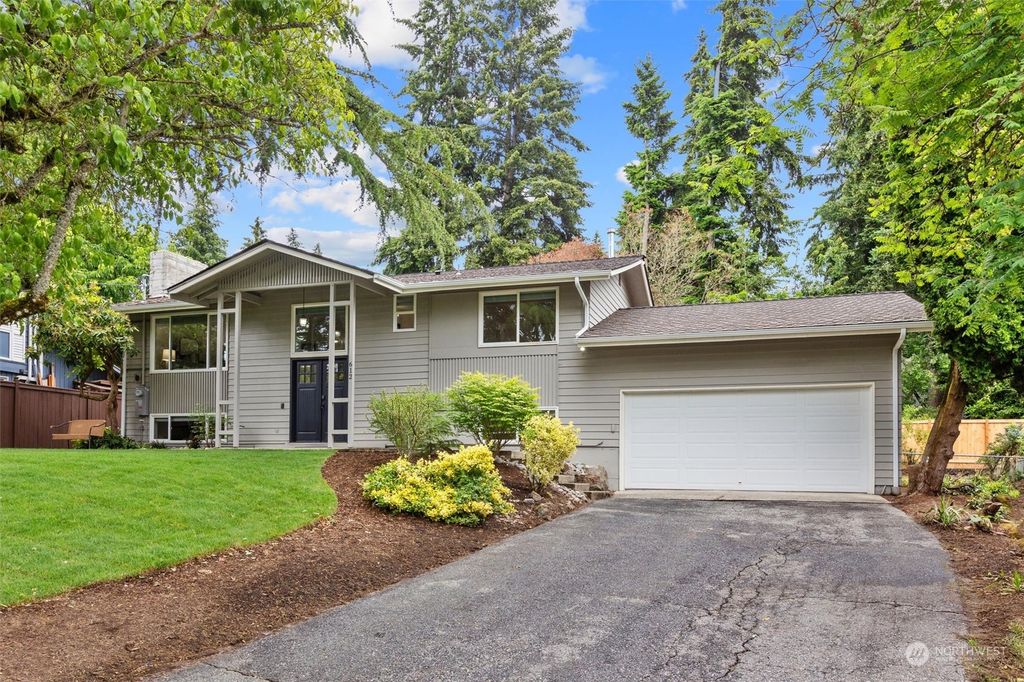 Photo of 612 153rd Avenue NE, Bellevue, WA 98007 (MLS # 2252017)