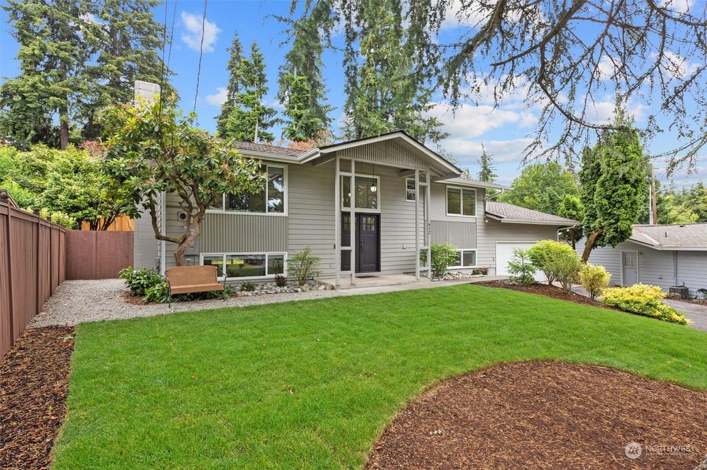 Photo of 612 153rd Avenue NE, Bellevue, WA 98007 (MLS # 2252017)