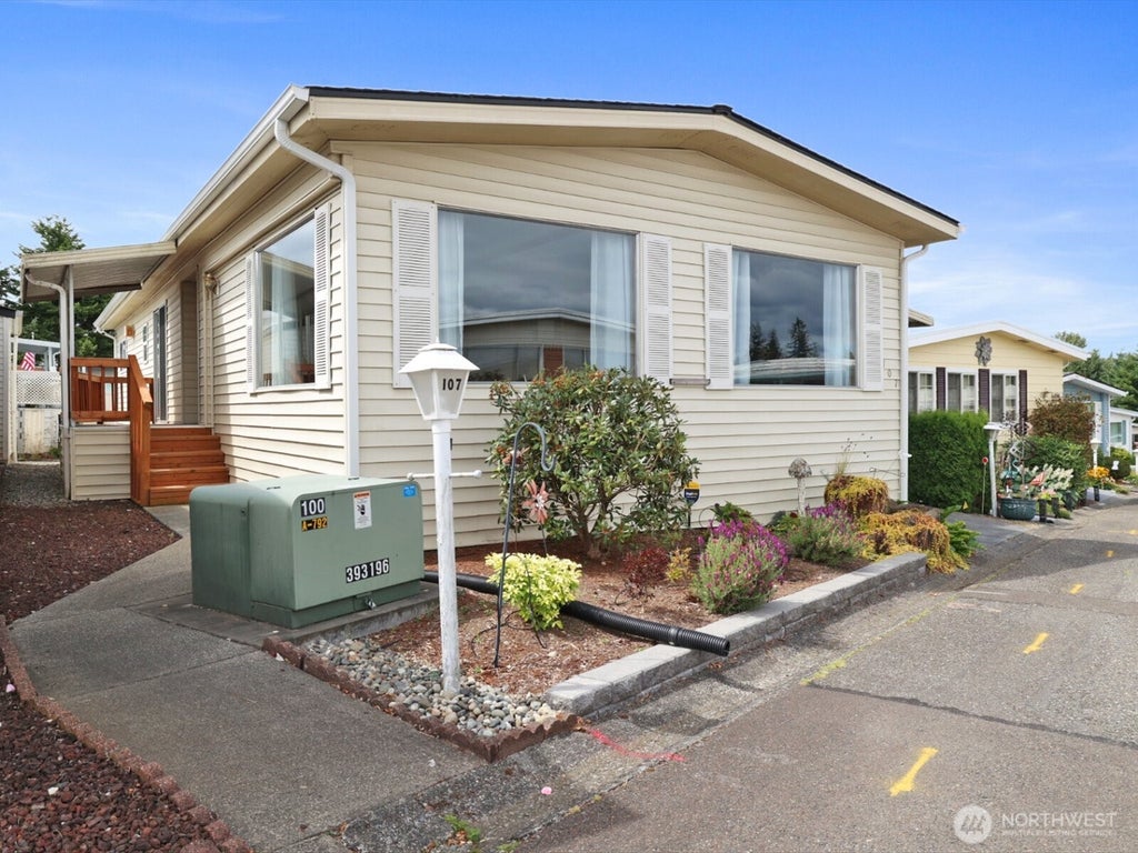 Photo of 1415 84th Street SE #107, Everett, WA 98208 (MLS # 2561022)