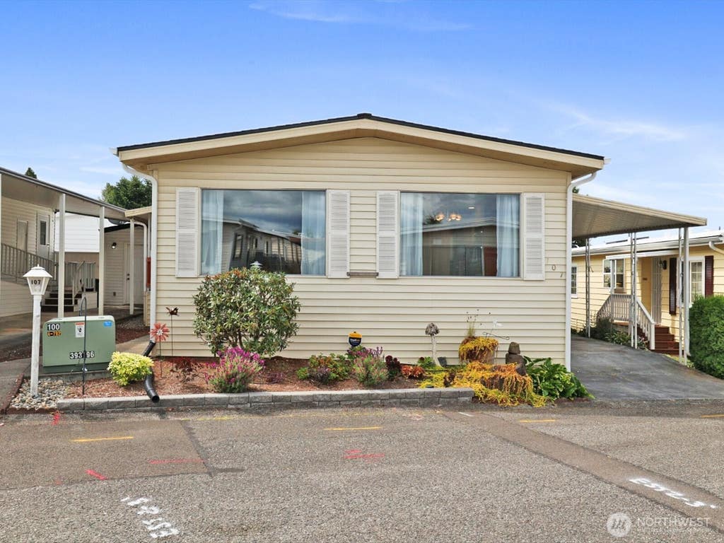 Photo of 1415 84th Street SE #107, Everett, WA 98208 (MLS # 2561022)