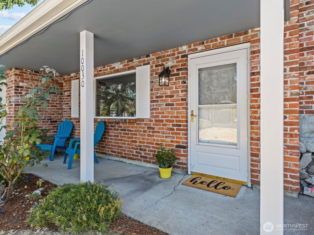 Photo of 10030 44th Avenue NE, Seattle, WA 98125 (MLS # 2410098)