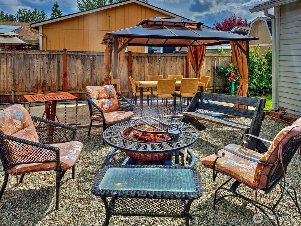 Photo of 931 Mill Avenue, Snohomish, WA 98290 (MLS # 2381627)