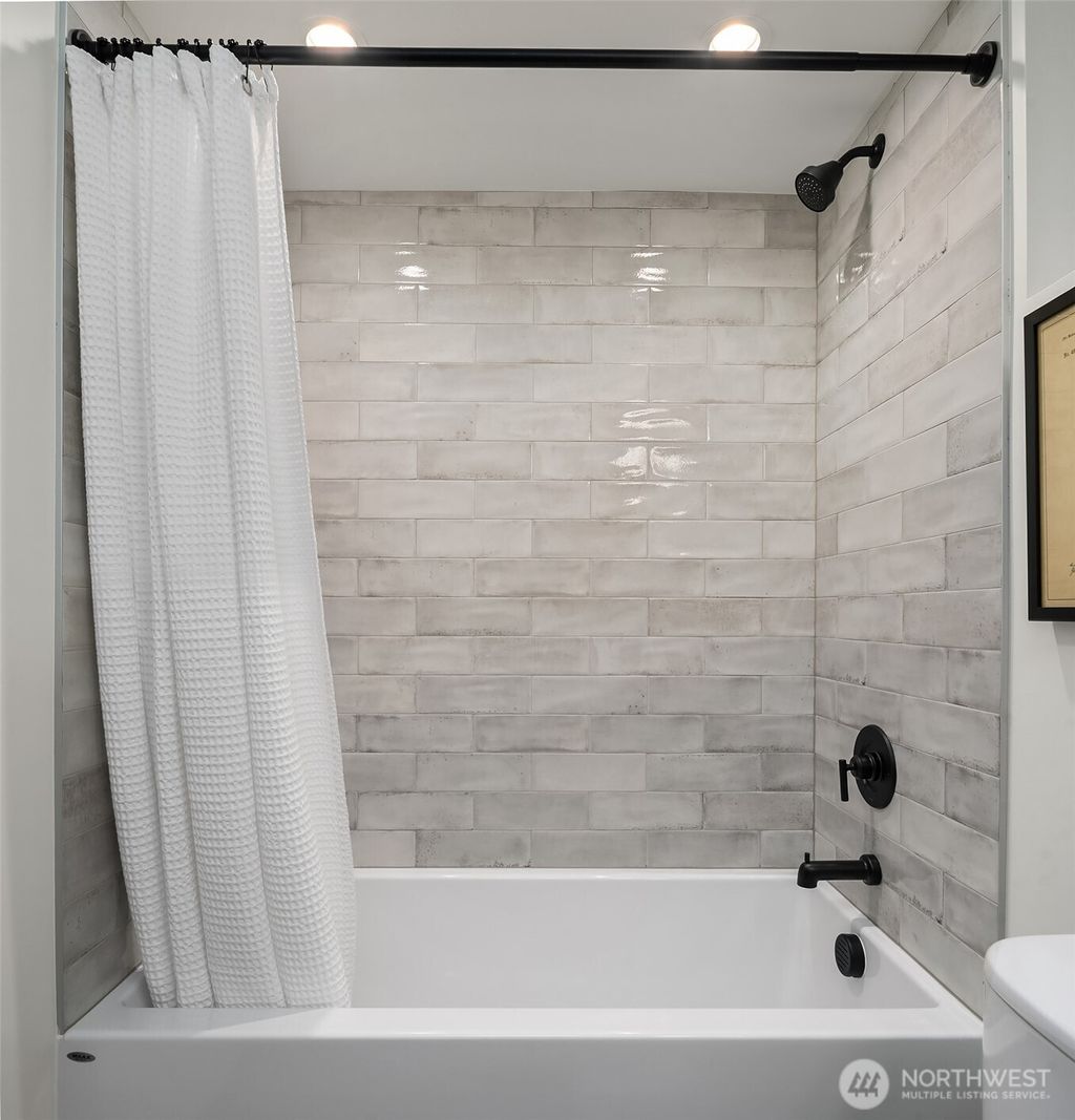 Photo of 1455 22nd Avenue #B, Seattle, WA 98122 (MLS # 2490452)