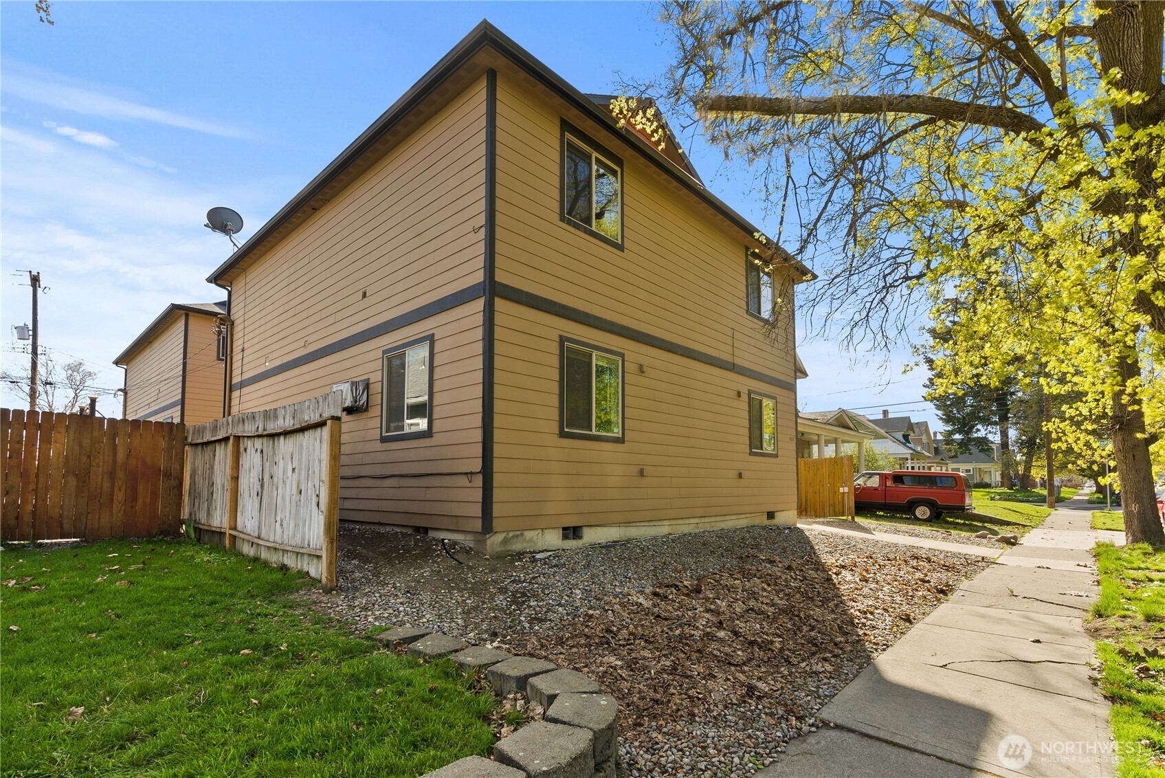Listing image 4