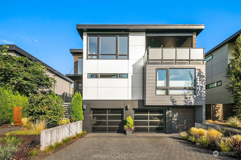 Photo of 6024 106th Avenue NE, Kirkland, WA 98033 (MLS # 2000875)
