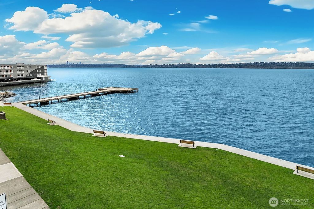 Photo of 930 1st Street S, Kirkland, WA 98033 (MLS # 2340602)