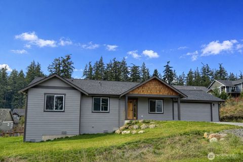 Photo of 4817 Lawrence Avenue, Freeland, WA 98249 (MLS # 2491136)