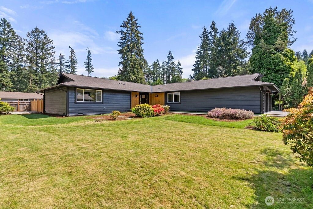 Photo of 9502 127th Place SE, Renton, WA 98056 (MLS # 2368992)