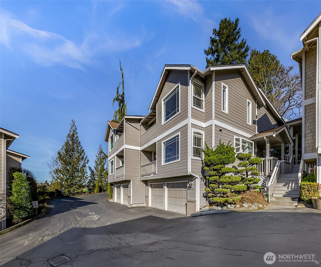 Photo of 11302 Ohde Circle #13, Kirkland, WA 98033 (MLS # 2469206)