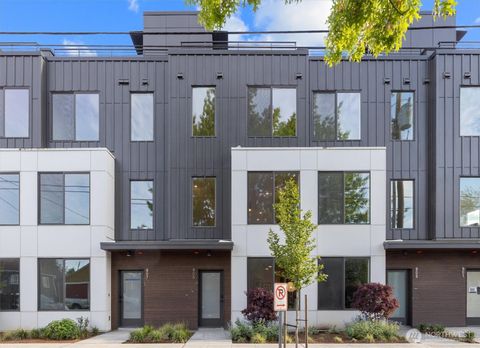 Photo of 905 S Warsaw Street, Seattle, WA 98108 (MLS # 2447490)