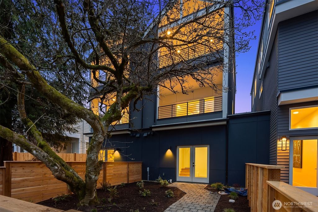Photo of 13546 39th Avenue NE #B, Seattle, WA 98125 (MLS # 2434333)
