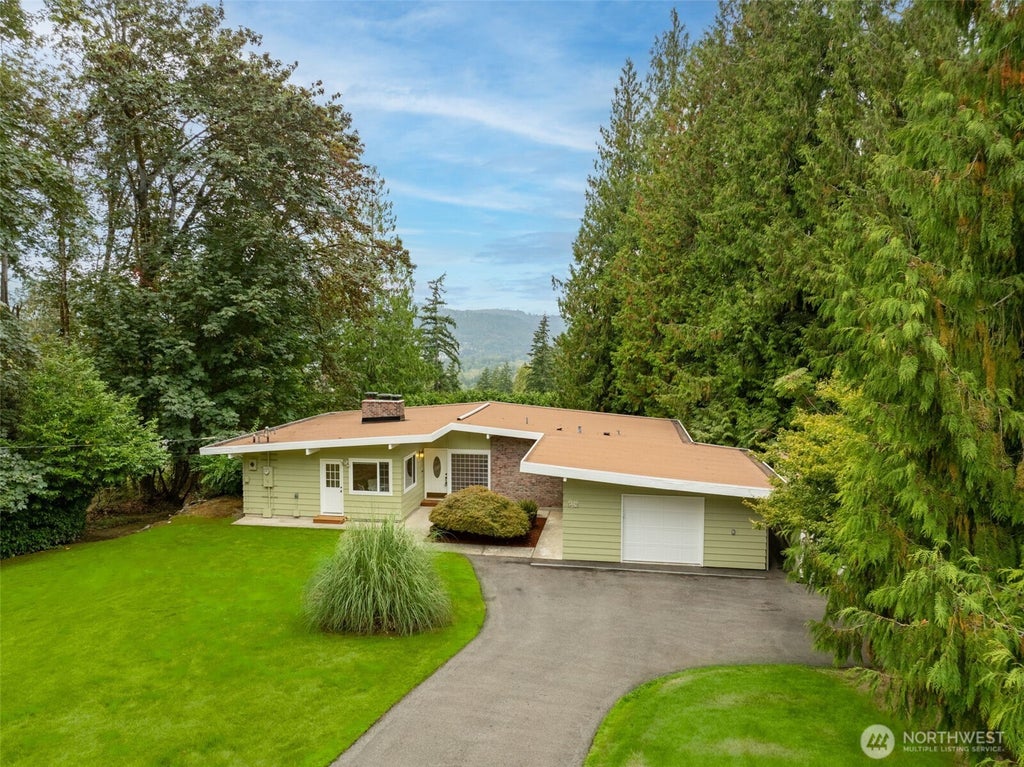 Photo of 5319 231st Avenue SE, Issaquah, WA 98029 (MLS # 2580929)
