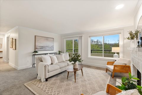 Photo of 12341 35th Avenue NE #405, Seattle, WA 98125 (MLS # 2508606)