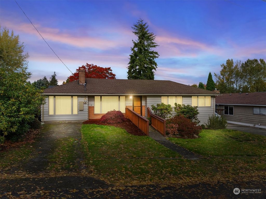 Photo of 2806 Undisclosed, SeaTac, WA 98188 (MLS # 2307412)