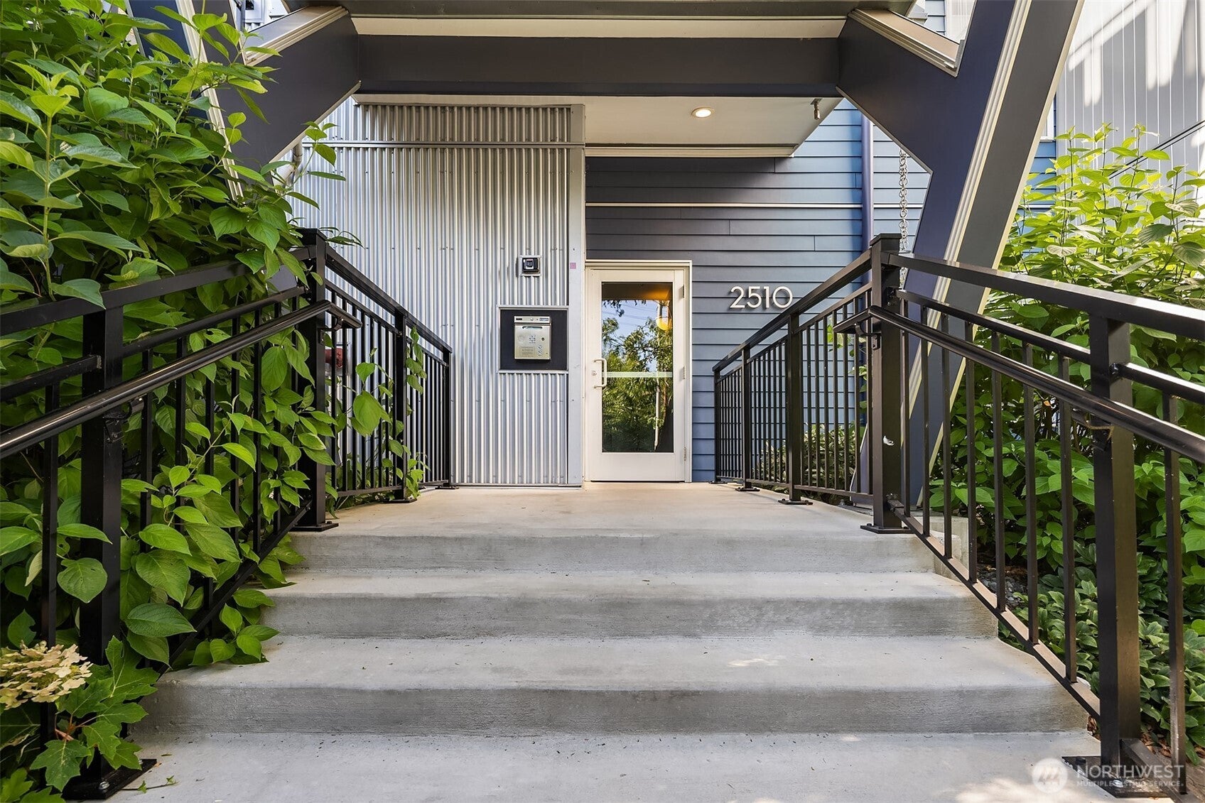 2510 W Bertona 434