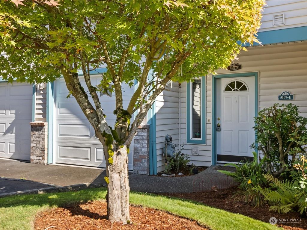 Photo of 5107 176th Street SW #E, Lynnwood, WA 98037 (MLS # 2310368)