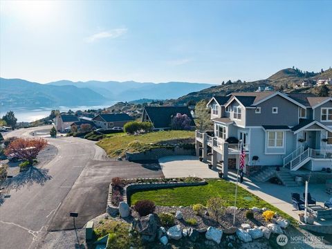 Photo of 200 Crescent Street, Chelan, WA 98816 (MLS # 2504727)