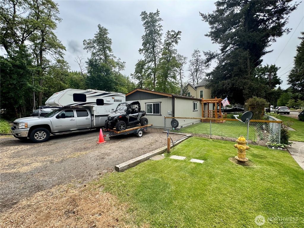 Photo of 626 E Richmond Avenue AVE, Dayton, WA 99328 (MLS # 2526115)