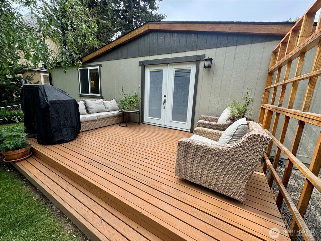Photo of 626 E Richmond Avenue AVE, Dayton, WA 99328 (MLS # 2526115)