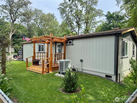 Photo of 626 E Richmond Avenue AVE, Dayton, WA 99328 (MLS # 2526115)