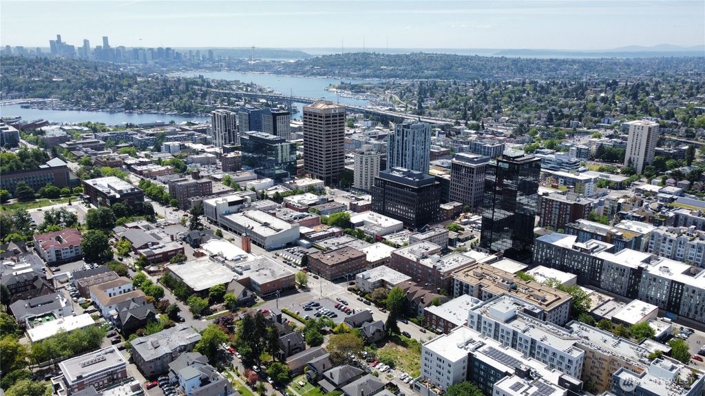 Photo of 4722 - 4730 15th Avenue NE, Seattle, WA 98105 (MLS # 2549382)