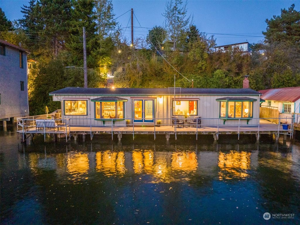 Photo of 5623 Seaview Avenue NW, Seattle, WA 98107 (MLS # 2146247)