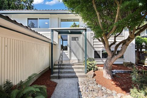 Photo of 310 9th Avenue, Kirkland, WA 98033 (MLS # 2499709)