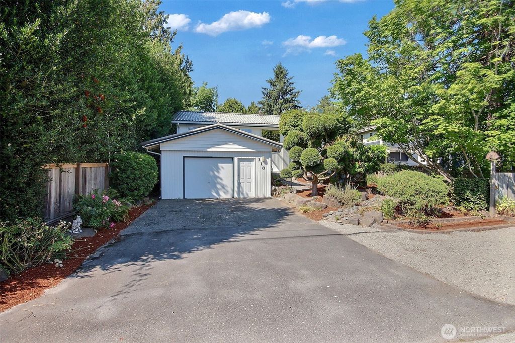 Photo of 310 9th Avenue, Kirkland, WA 98033 (MLS # 2499709)