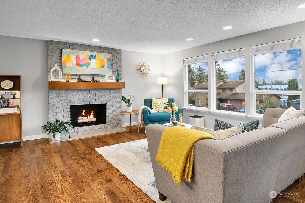 Photo of 17818 Stone Avenue N, Shoreline, WA 98133 (MLS # 2191118)
