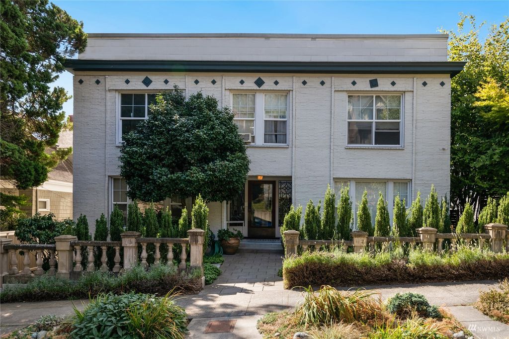 Photo of 1407 9th Avenue W, Seattle, WA 98119 (MLS # 1994260)