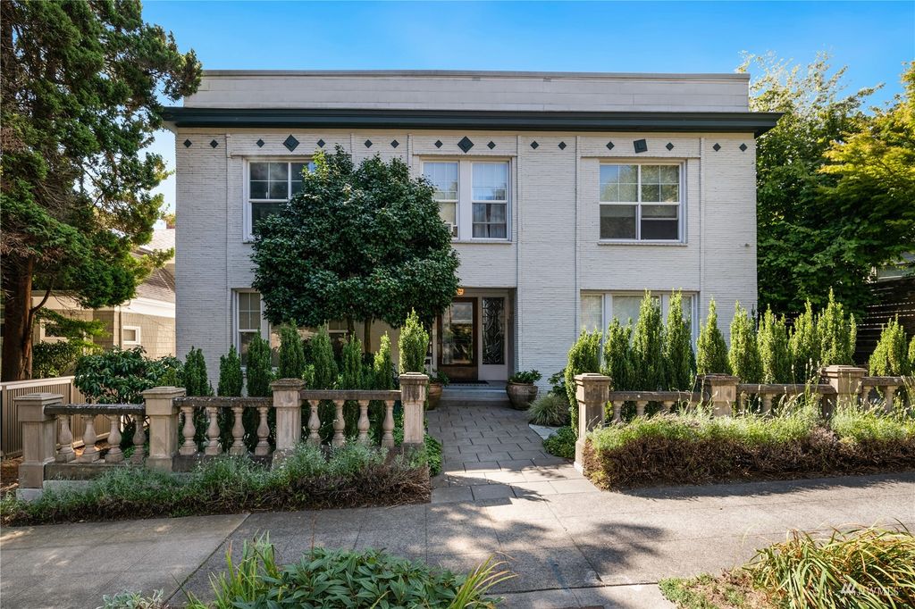 Photo of 1407 9th Avenue W, Seattle, WA 98119 (MLS # 1994260)