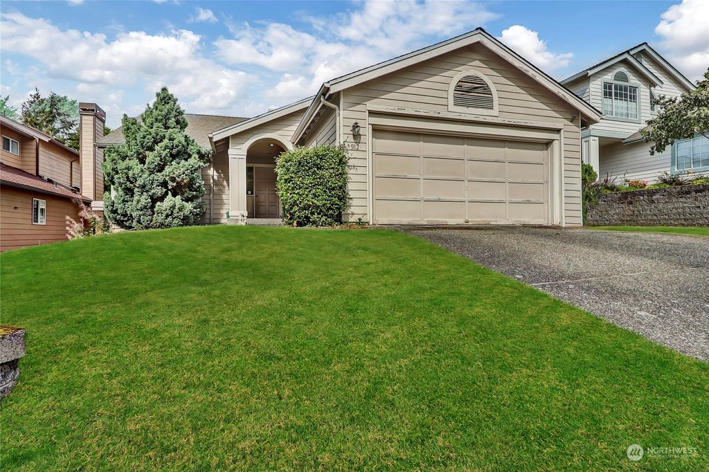 Photo of 912 S 32nd Street, Renton, WA 98055 (MLS # 2290247)